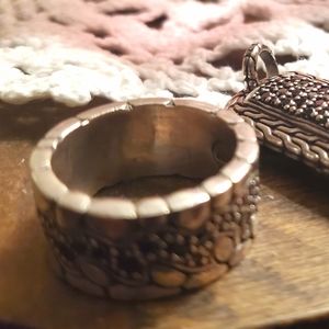 Size 10 mens John Hardy ring. 925 silver with black  Sapphires